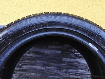 Pneu 215/55 R18 Good Year EFFICIENTEGRIP 4x4 - 3