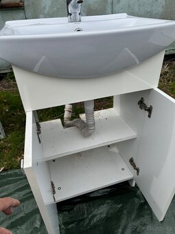 Umyvadlová skříňka cersanit s baterií Grohe 50x38 cm - 3