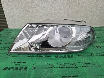 levý přední xenonový světlomet Škoda Octavia II - 3