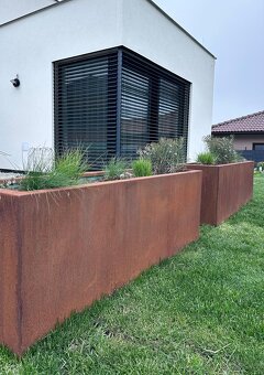 Kvetináč Corten - Vyvyseny zahon - 3