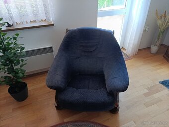 Poctivá masivní sedačka která má historii - 3