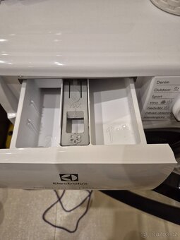 Pračka Electrolux SensiCare 600 - 3