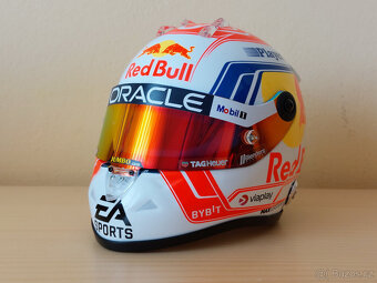Predám Max Verstappen 2023 Red Bull F1 mini helma 1:2 - 3