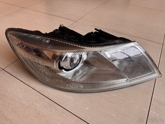 Přední pravé světlo Škoda octavia 2 - 3