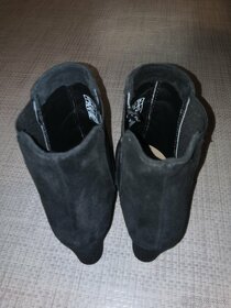 Nízké černé semišové kozačky Esmara vel. 37 - 3