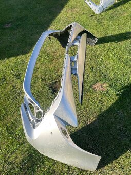 TOYOTA CAROLLA přední nárazník - 3