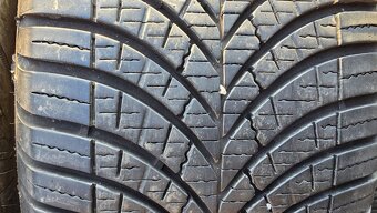 Celoroční pneu 205/55/16 Good Year - 3