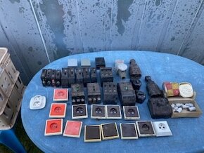 Retro zásuvky,vypínače,jističe.. - 3