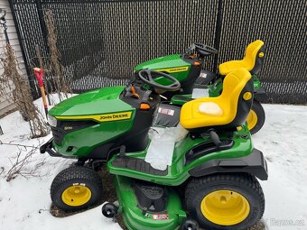 zahradní traktor john deere S170 - 3