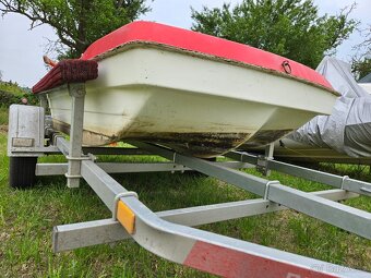 Loďka, člun 2.5x1.25m laminat, motor Mercury 2.5 - 3