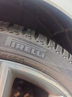 Celoroční Pirelli 235/40r19 - 3