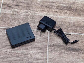 Switch TP-Link LS1005G (5x RJ45 10/100/1000 Mb/s) - 3