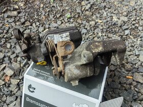 Zadní brzdiče Audi a4b7 - 3