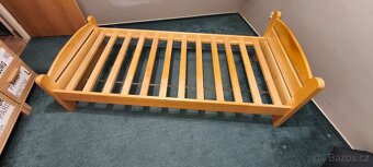 Dřevěná postel - 3