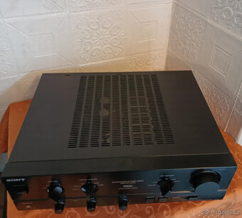 Prodám zesilovač-SONY F-270 - 3