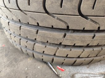 255/40 r19 - 3