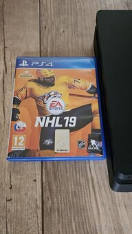 Playstation 4, NHL 19, dva ovladače - 3