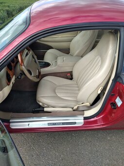 Jaguár Xk8 V8 - 3