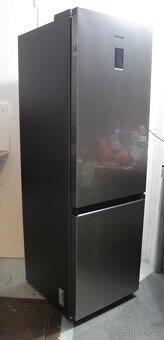 Kombinovaná chladnička Samsung RB34T670ESA - 3