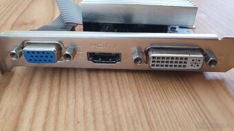 MSI NVIDIA GeForce GT 210 1GB - 3