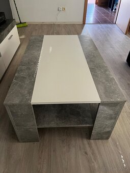 Obývací stěna s konferenčním stolkem - 3