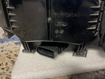 LP světlo na Ford Mondeo 4 - 3