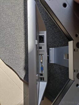 LCD monitor DELL 15" - 3