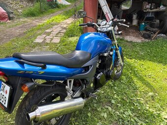 Kawasaki ZR-7 - 3
