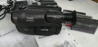 Videokamera Canon UC 800 s příslušenstvím - 3