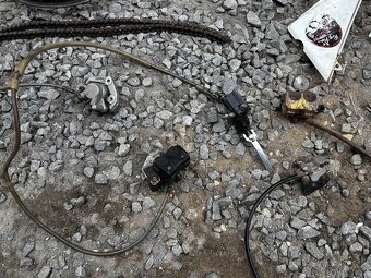 Pitbike díly, ceny domluvou, možnost prodat jako celek - 3