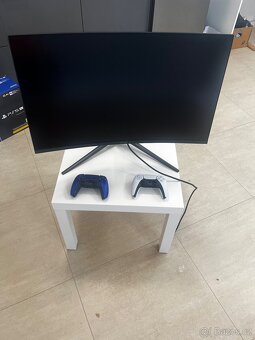 PlayStation 5 Pro + dva dualSense ovladače a monitor MSI G32 - 3