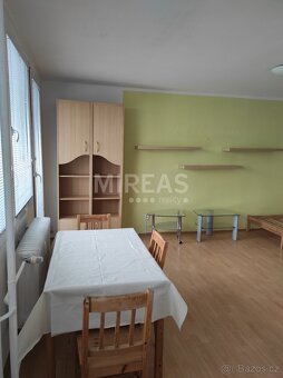 Čelákovice, podnájem bytu 1+1/L, 34 m2, okr. Praha - východ - 3