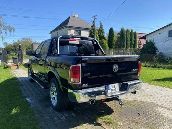 Dodge RAM 1500 Laramie 5.7 HEMI CrewCab2014--4x4--tažné 3.5t - 3
