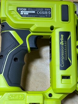 sponkovačka aku Ryobi R18ST50-0 - 3