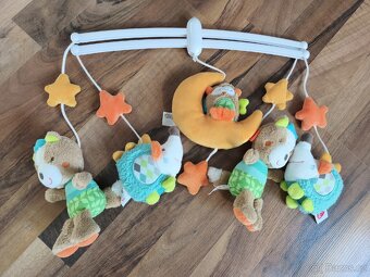 Kolotoč nad postýlku - 3