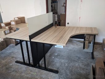 Kancelářský stůl - 3