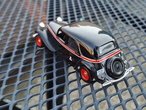 Model 1:43 Citroen 11 Traction Avant - 3