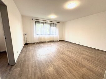 Světlý byt 2kk, cihla, os. vlastnictví, Náchod nad nemocnicí - 3