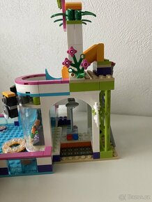 Lego Friends 41313 Letní bazén v Heartlake - 3