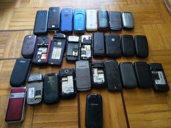 Mix mobily Nokia, Samsung, Sagem a další na díly - 3