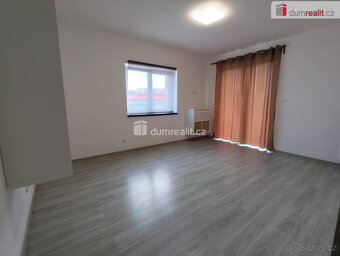 Pronájem bytu 1 + kk, balkon - 3