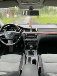 Náhradní díly ze Škoda Superb 2 2.0TDI 103kw CFFB, X7X7 - 3