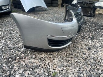 Golf 5 přední nárazník LA7W - 3
