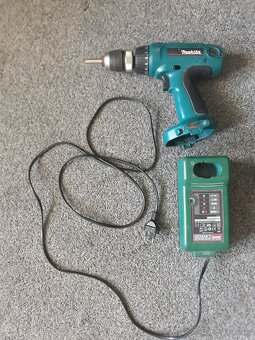 AKU  UTAHOVÁK,  AKU  VRTAČKU  ZN.  MAKITA - 3