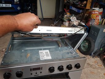 Sklokeramická varná deska s troubou - 3