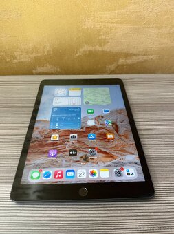 Apple iPad 8 128GB Space Gray, TOP STAV - 3