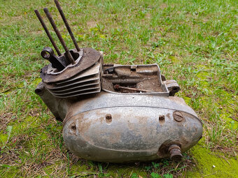 Starý motor na motocykl jawa čz typ 356 175 - 3