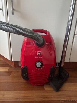 Vysavač Electrolux ZPF Classic - 3