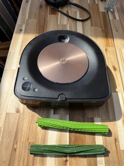 Robotický vysavač iRobot Roomba S9+ 9558 černý - 3