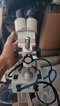 Stereoskopicky mikroskop - 3